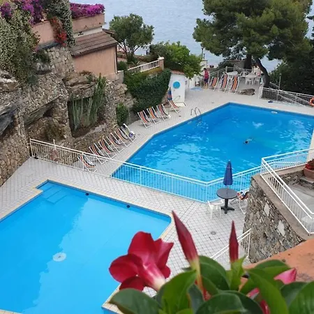In Contesto Privato Sul Mare La Conca Verde, *